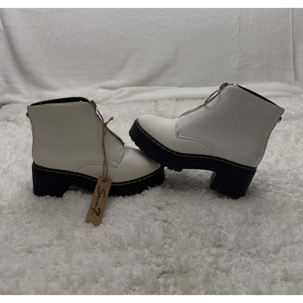 Seven7 Boots Womens 7 Zoe Ankle Booties White Faux Leather Front Zip Lug Sole